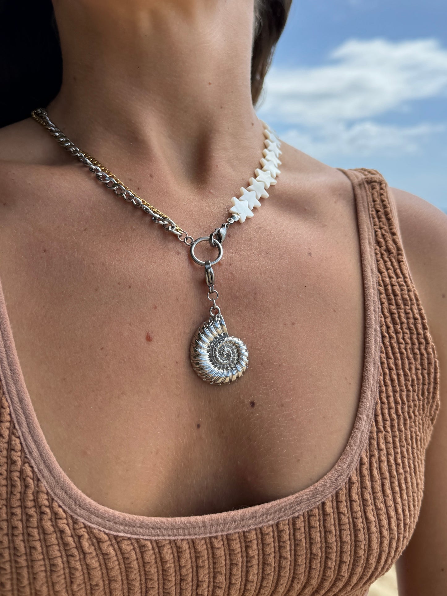 Caracol charm